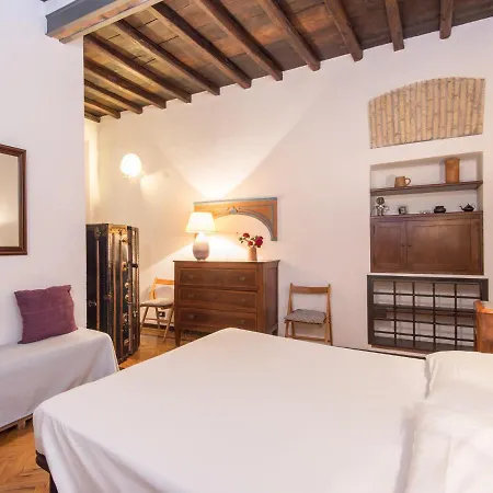 Piazza Navona Charming Apartment *