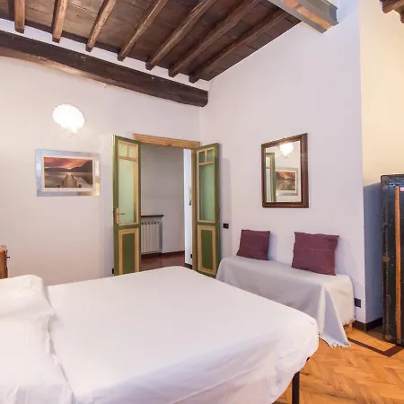 Piazza Navona Charming Apartment *