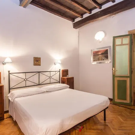 Piazza Navona Charming